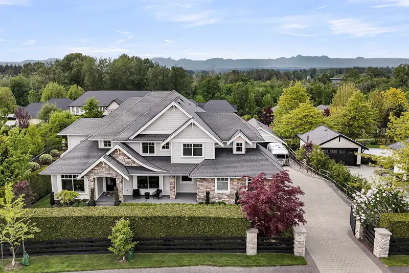 20037 2ND AVENUE - photo 2 of 25