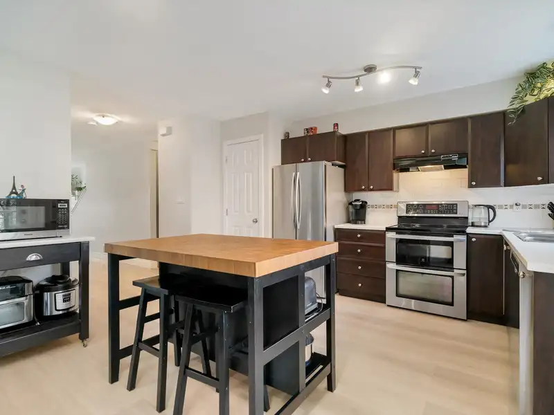 17 12738 66 AVENUE - photo 3 of 25