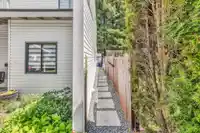17 8555 KING GEORGE HIGHWAY - thumbnail 21