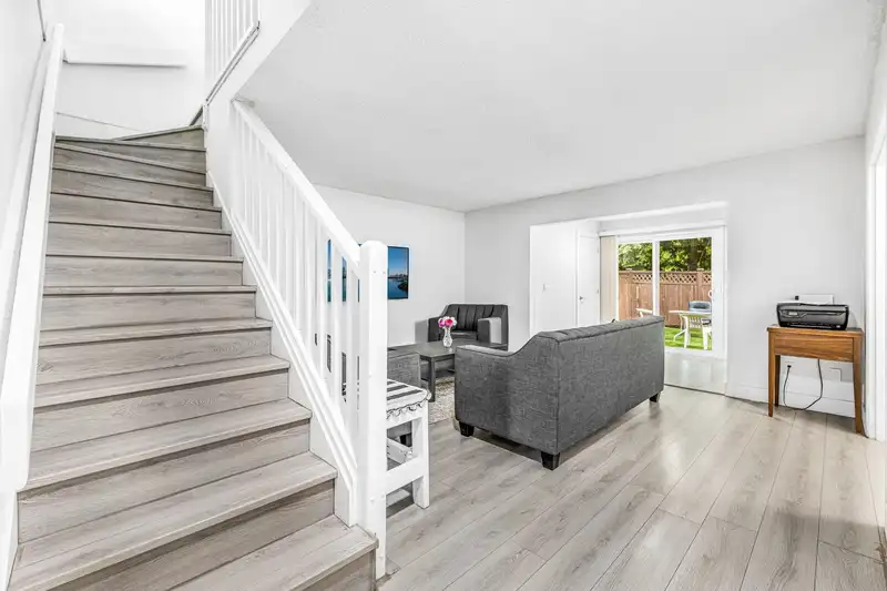 17 8555 KING GEORGE HIGHWAY - photo 4 of 30