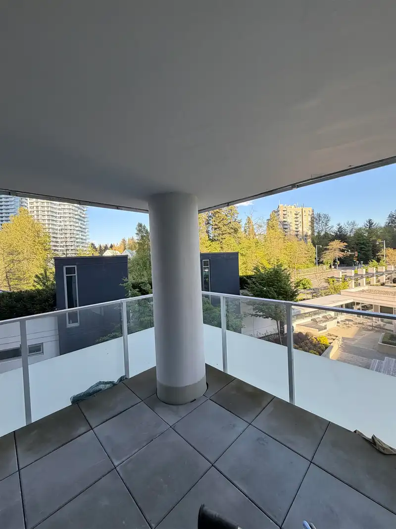 307 9887 WHALLEY BOULEVARD - photo 2 of 4