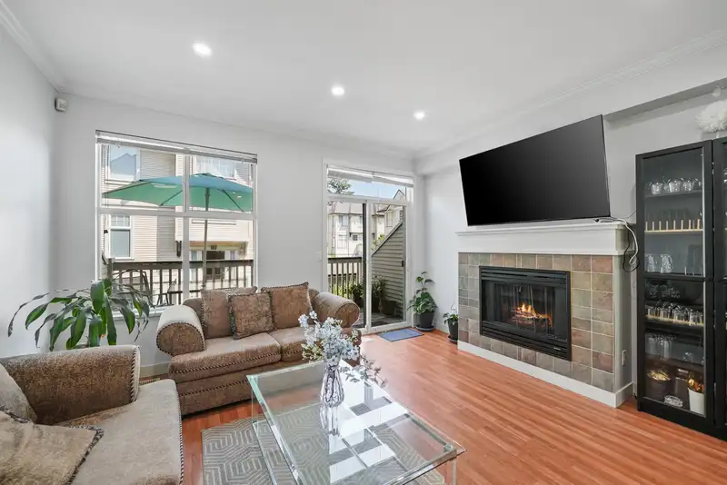 30 8383 159 STREET - photo 2 of 38