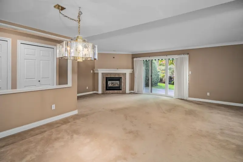 54 8111 SAUNDERS ROAD - photo 4 of 25