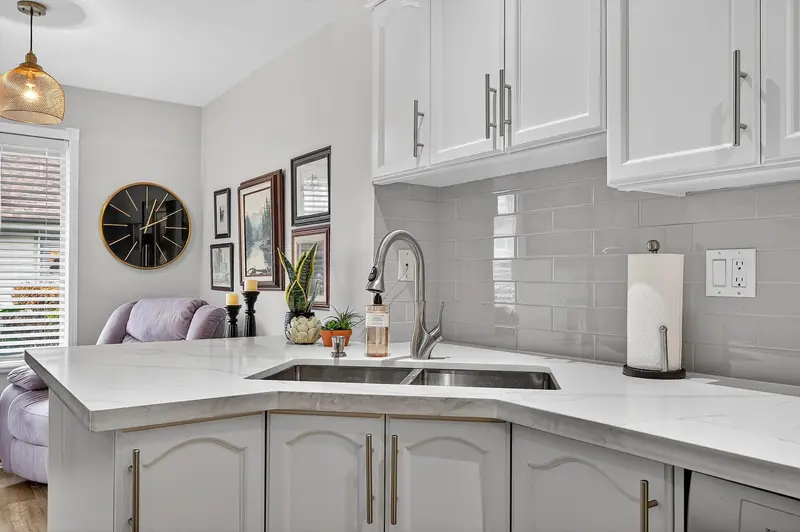 43 22740 116 AVENUE - photo 2 of 25