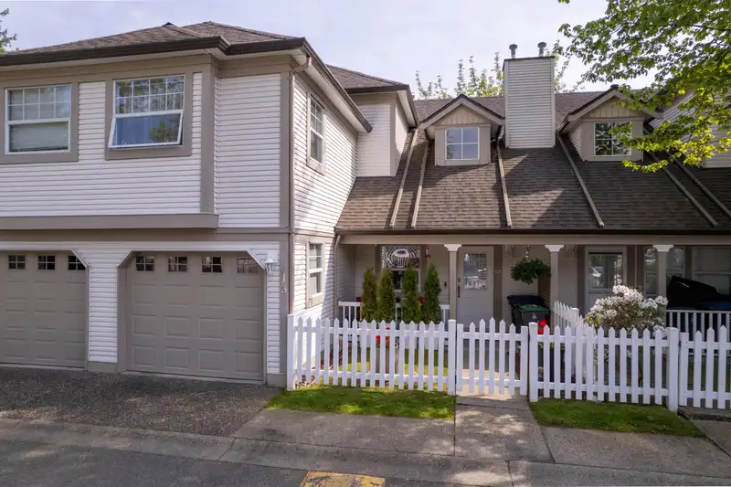 13 16318 82 AVENUE - photo 3 of 40