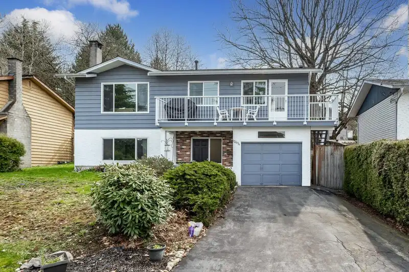 13414 113 AVENUE - photo 1 of 40