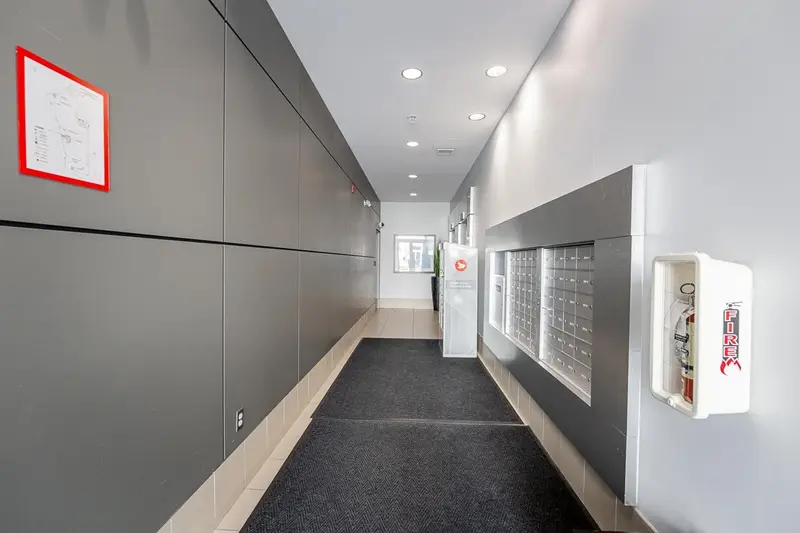 218 15735 CROYDON DRIVE - photo 4 of 25