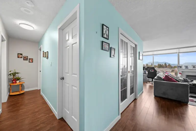 806 14881 103A AVENUE - photo 4 of 17