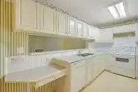 201 13870 70 AVENUE - thumbnail 2