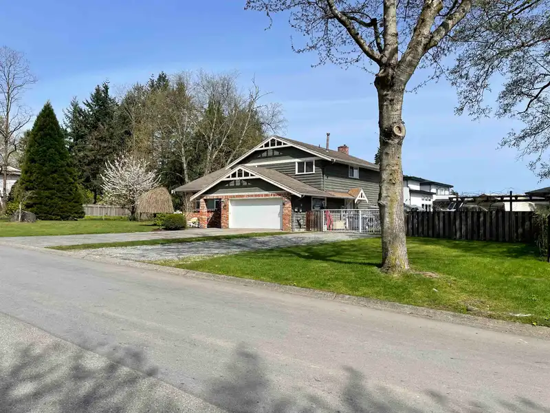 5684 146A STREET - photo 2 of 40