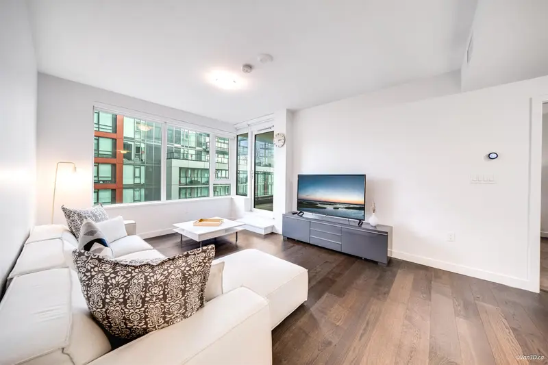 912 8160 MCMYN WAY - photo 3 of 25