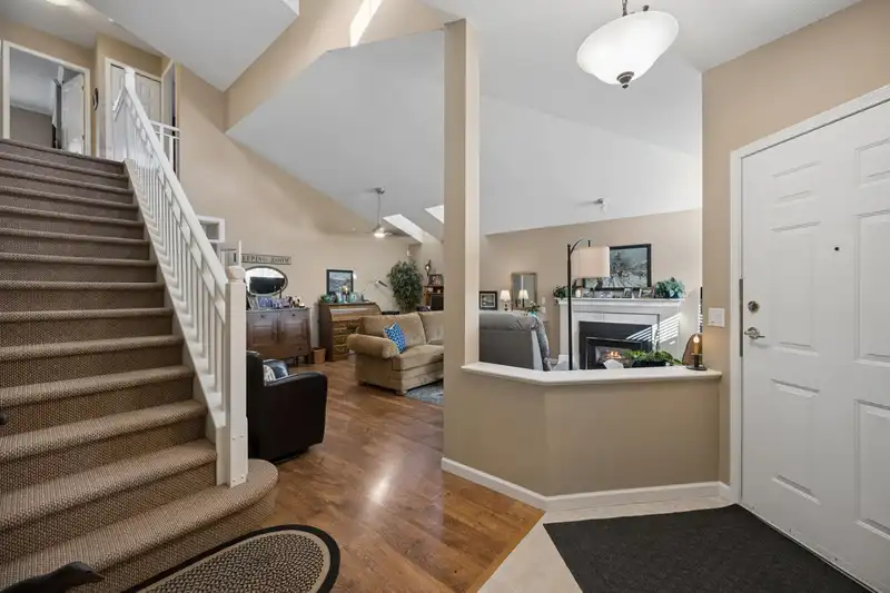 48 17917 68 AVENUE - photo 4 of 25