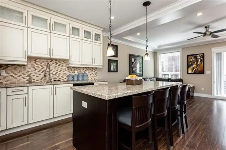 7213 190 STREET - photo 4 of 13