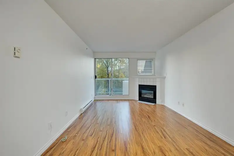 507 9830 WHALLEY BOULEVARD - photo 3 of 27