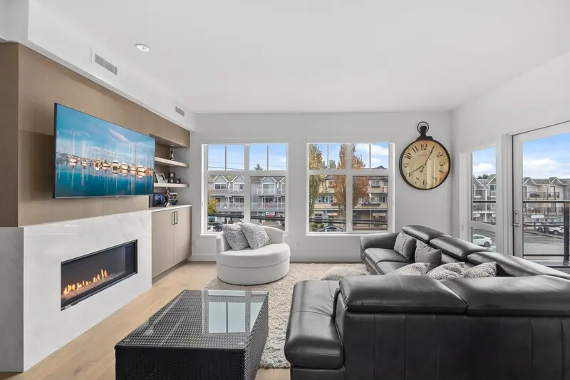 209 12088 3RD AVENUE - photo 1 of 25