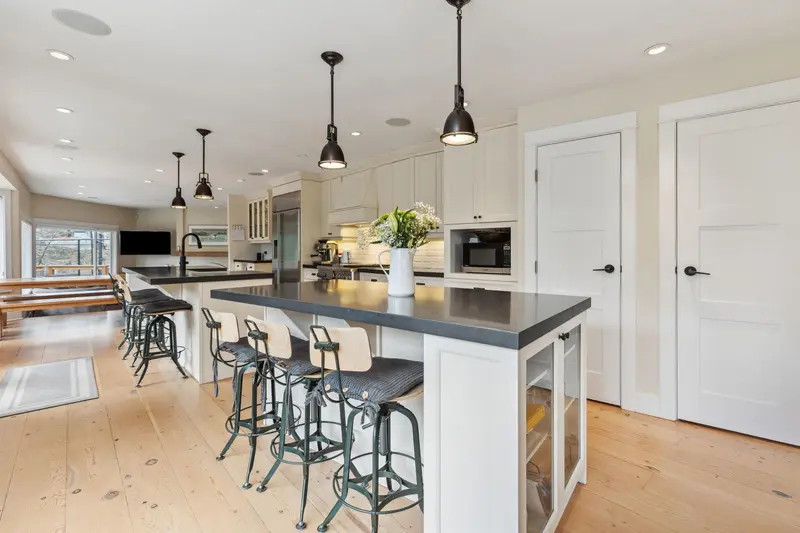 3714 SOUTHRIDGE PLACE - photo 2 of 25