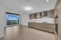 2311 9887 WHALLEY BOULEVARD - thumbnail 15