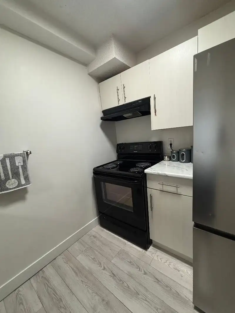 58 17710 60 AVENUE - photo 3 of 18