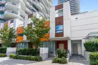 TH14 13318 104 AVENUE - thumbnail 1