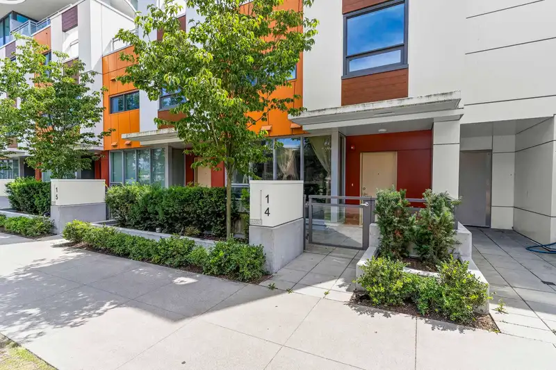 TH14 13318 104 AVENUE - photo 3 of 35