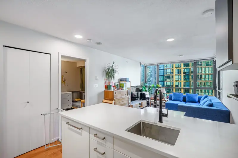 1706 1367 ALBERNI STREET - photo 1 of 23