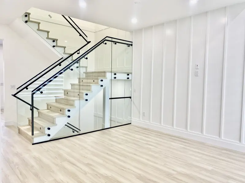 15911 88 AVENUE - photo 3 of 25