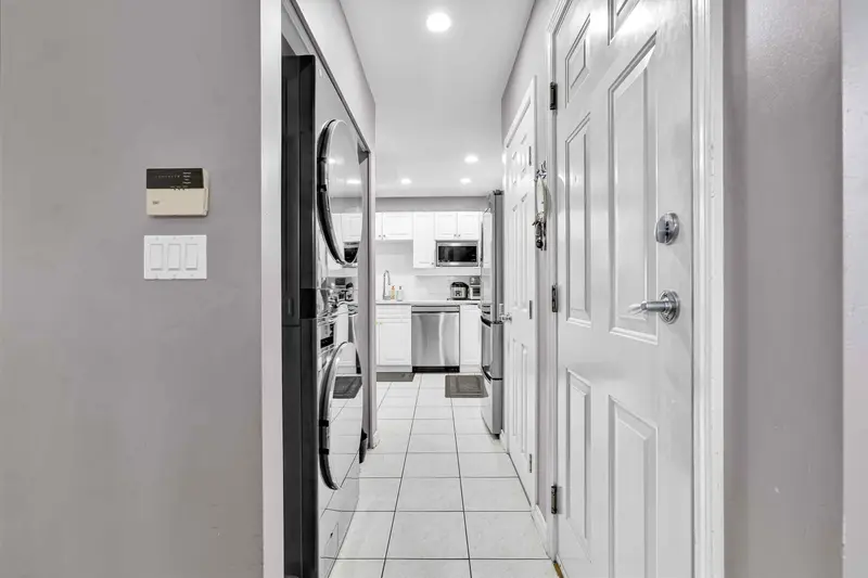 59 13918 58 AVENUE - photo 2 of 25