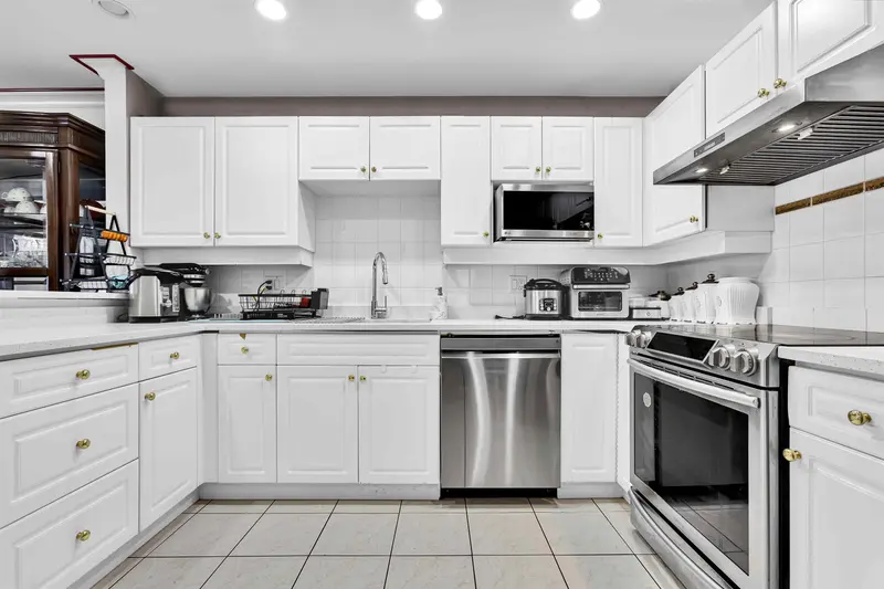 59 13918 58 AVENUE - photo 3 of 25