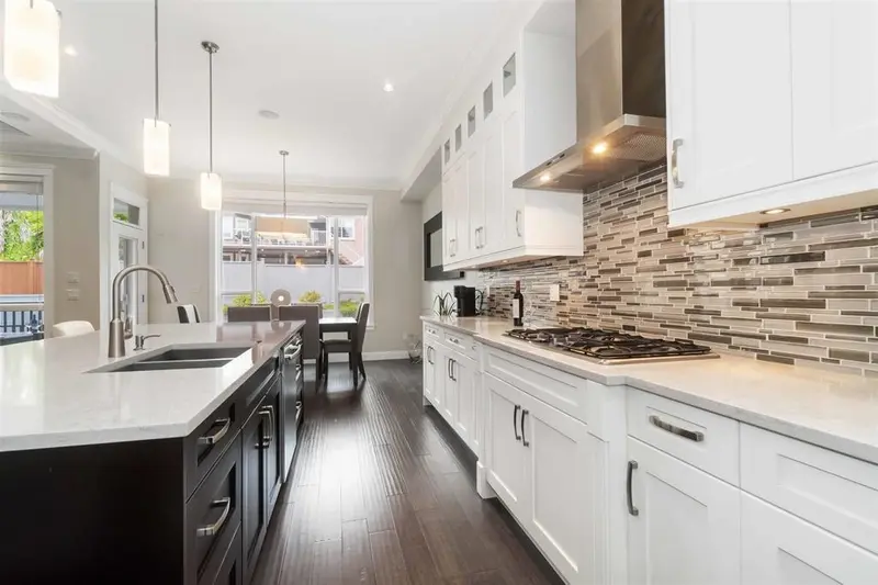 3459 DARWIN AVENUE - photo 4 of 25