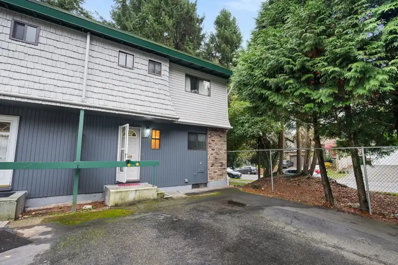 54 10836 152 STREET - photo 3 of 40
