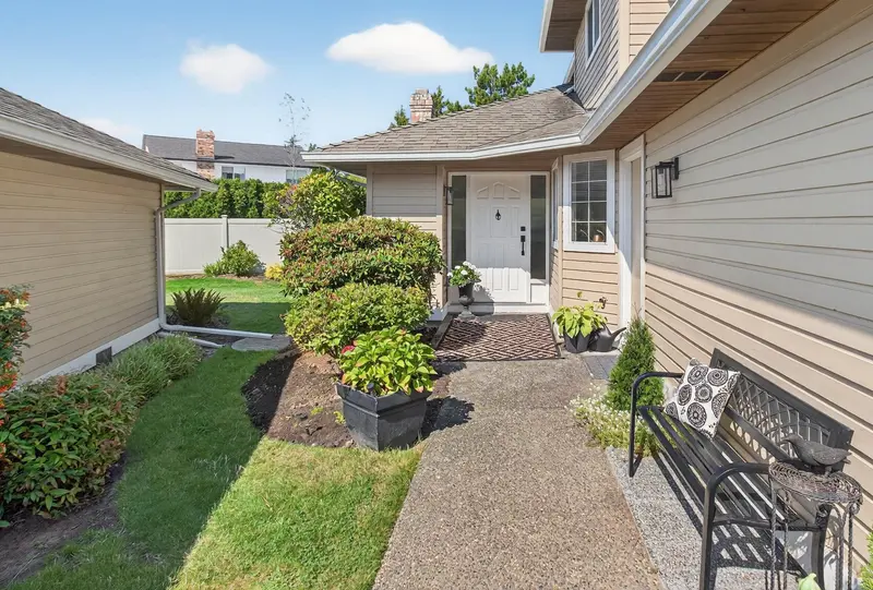 116 15121 19 AVENUE - photo 4 of 25