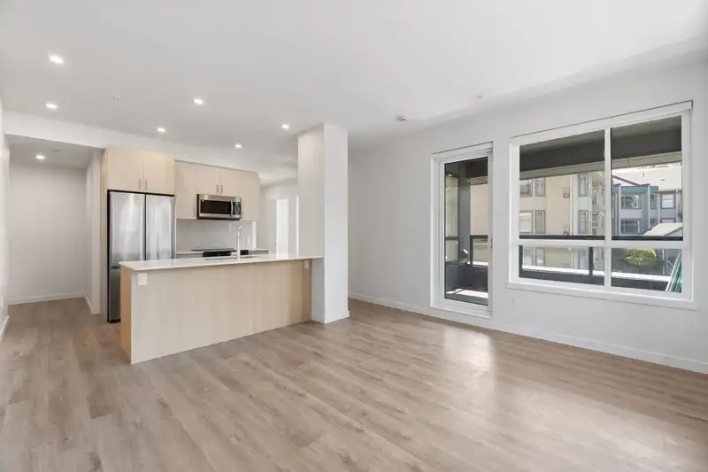 W214 13838 108 AVENUE - photo 3 of 25