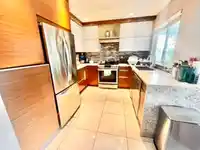 208 13900 HYLAND ROAD - thumbnail 8