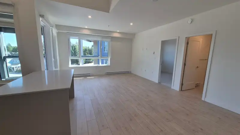 416 13788 76 AVENUE - photo 4 of 19