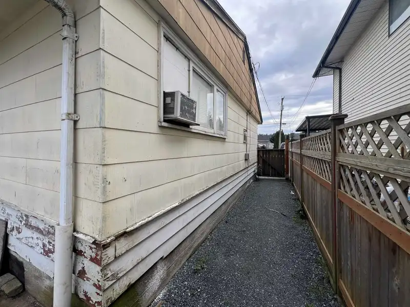 12875 114A AVENUE - photo 4 of 12