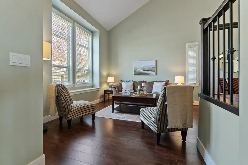 14586 60A AVENUE - photo 4 of 40