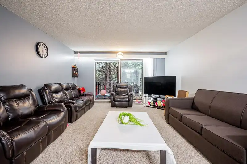 209 15238 100 AVENUE - photo 2 of 32