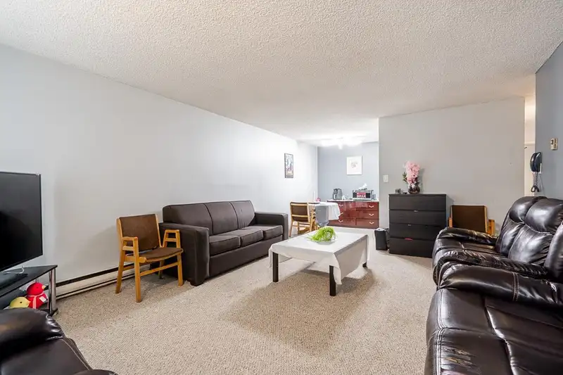 209 15238 100 AVENUE - photo 4 of 32