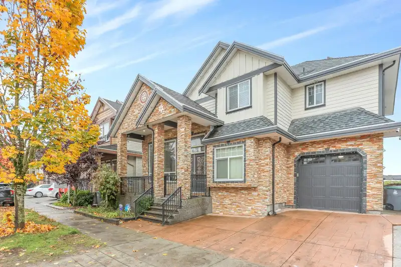 6677 125A STREET - photo 1 of 25