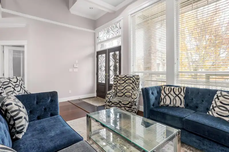 6677 125A STREET - photo 4 of 25
