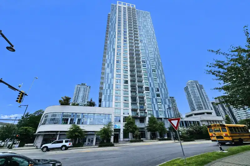 1902 13398 104 AVENUE - photo 1 of 18
