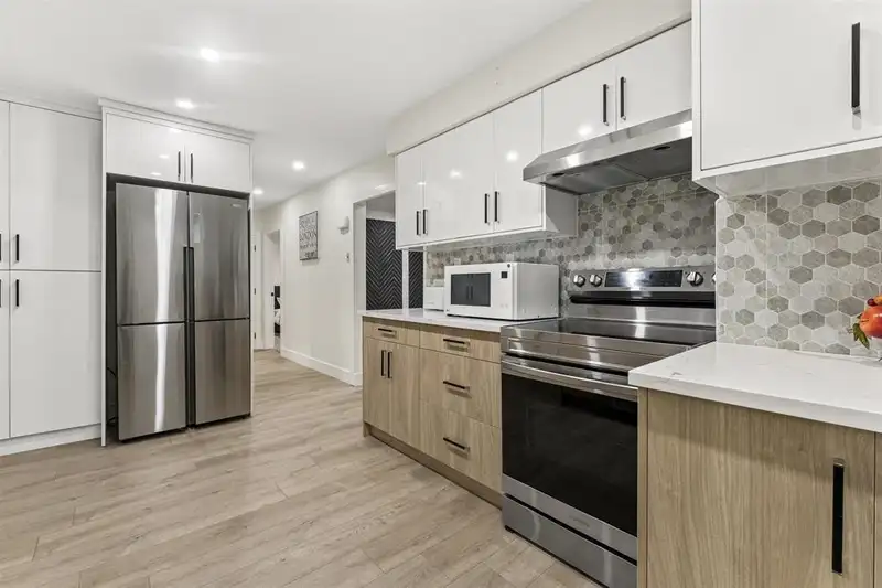 13289 112B AVENUE - photo 1 of 32