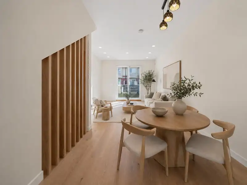 39 19477 72A AVENUE - photo 3 of 36