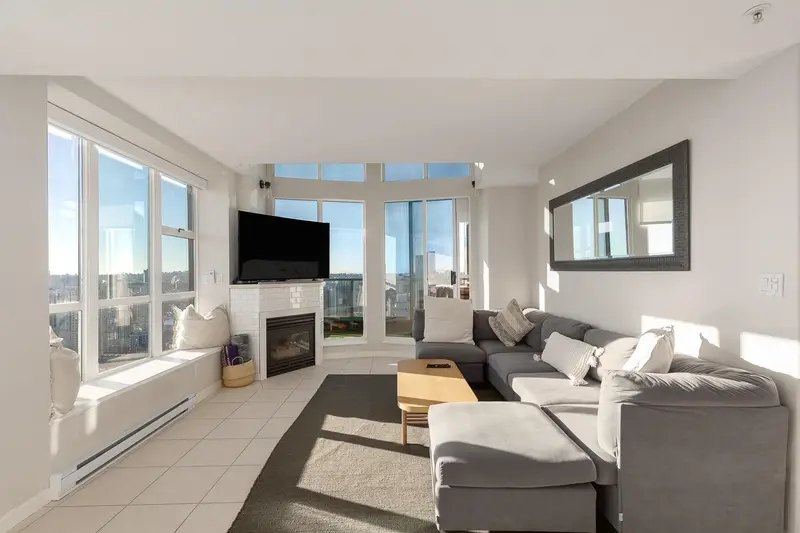 3603 939 HOMER STREET - photo 3 of 25