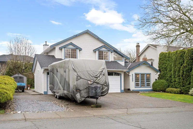 6202 189 STREET - photo 2 of 25