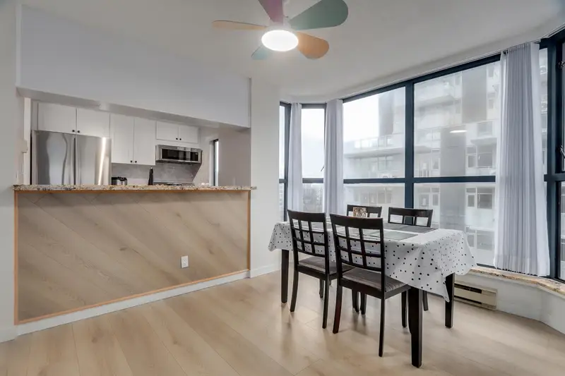 810 1268 W BROADWAY - photo 1 of 18