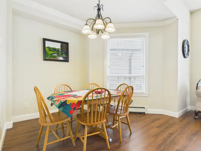 14585 59A AVENUE - photo 4 of 34