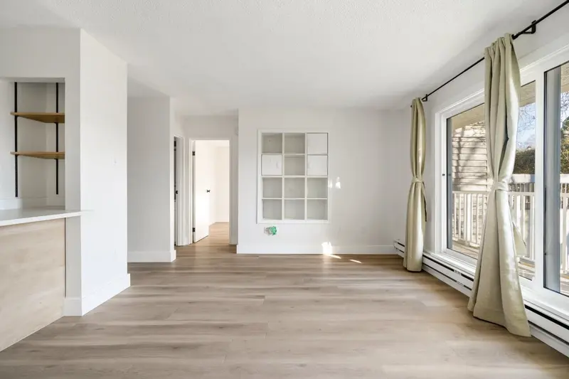 101 1545 E 2ND AVENUE - photo 2 of 22