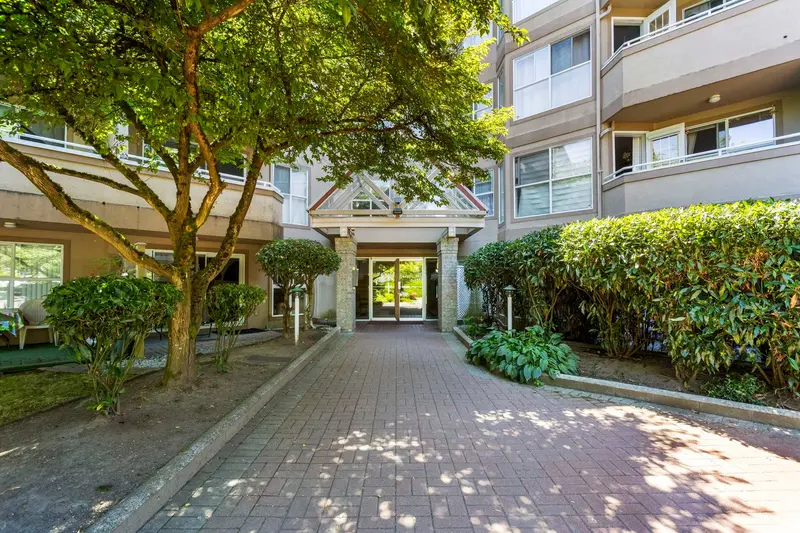 310 7435 121A STREET - photo 4 of 25