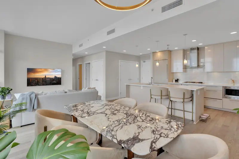 505 5033 CAMBIE STREET - photo 1 of 20